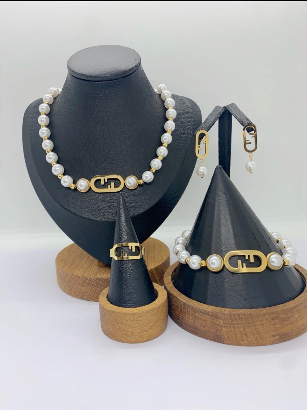 Source Unknown White Pearl and Gold-Tone plated Logo Jewelry Set